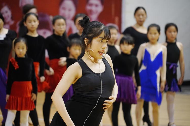 2019遂昌县体育舞蹈第一期青少年成人拉丁舞公开教学课汇集